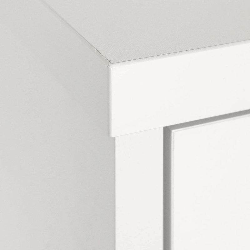 Bureau d'ordinateur avec multiprise et tiroirs