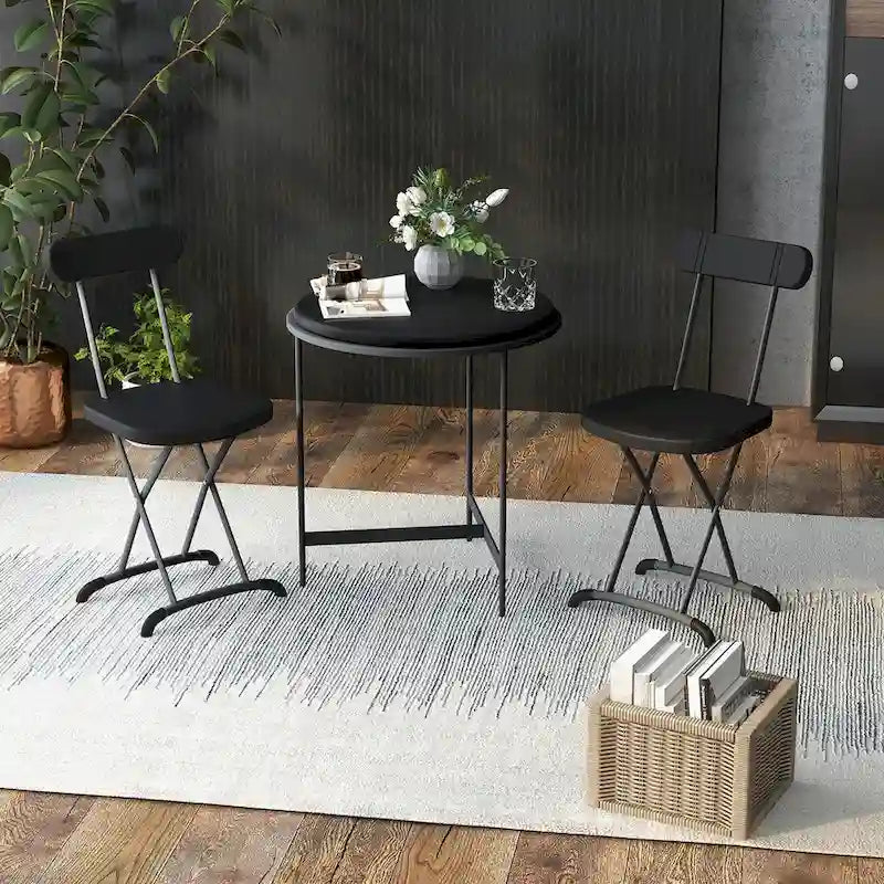 Chaise pliante avec pieds incurvés en métal, assise large et dossier ergonomique