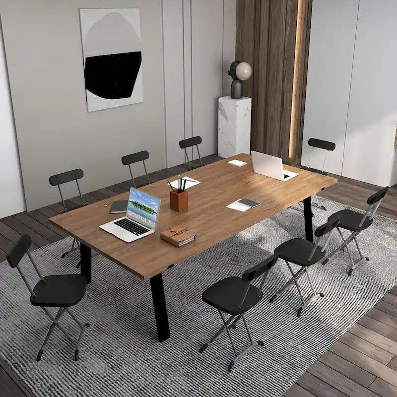 Chaise pliante avec pieds incurvés en métal, assise large et dossier ergonomique