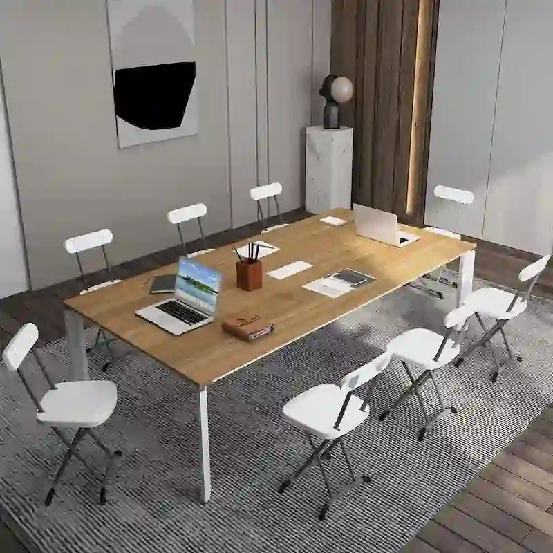 Chaise pliante avec pieds incurvés en métal, assise large et dossier ergonomique