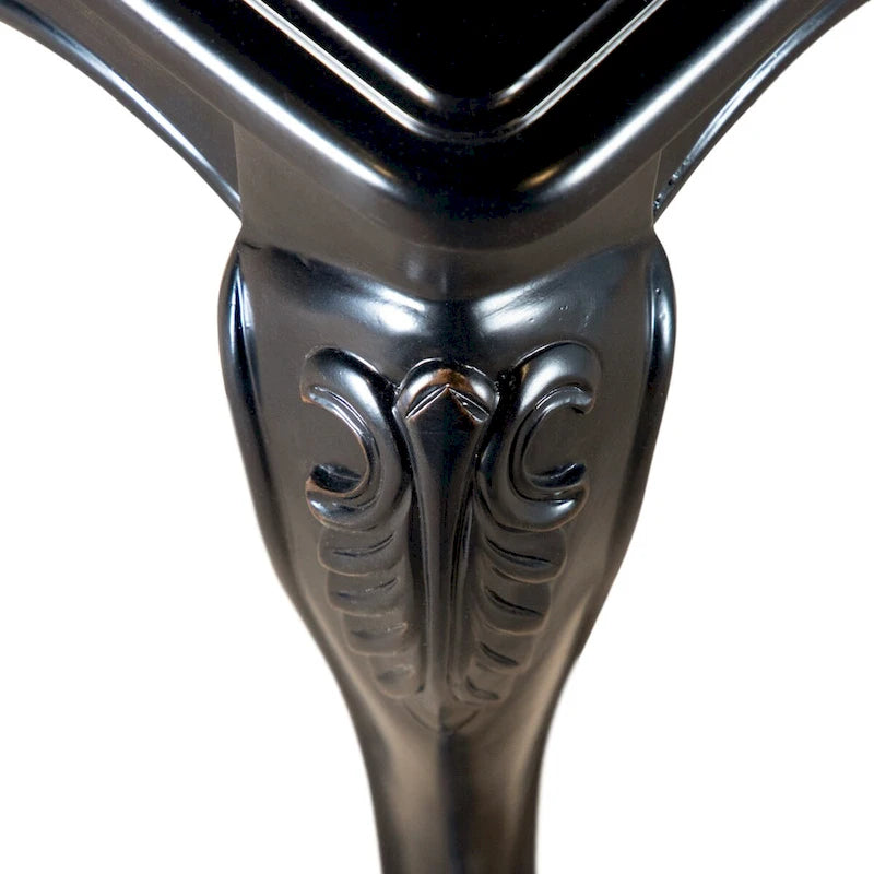 Table d'appoint traditionnelle en bois massif avec pieds galbés sculptés
