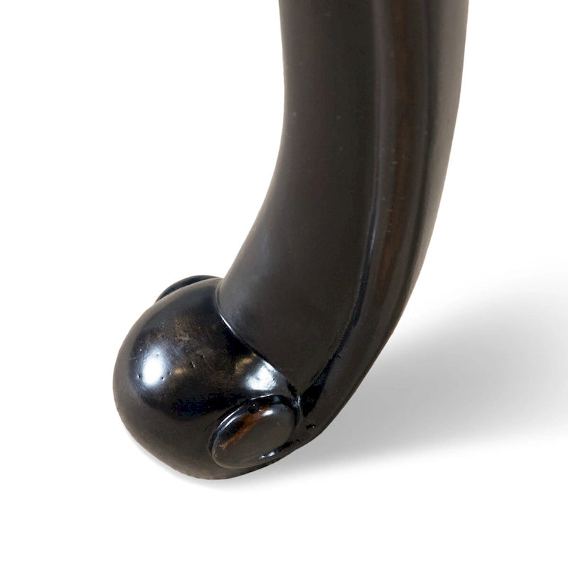 Table d'appoint traditionnelle en bois massif avec pieds galbés sculptés
